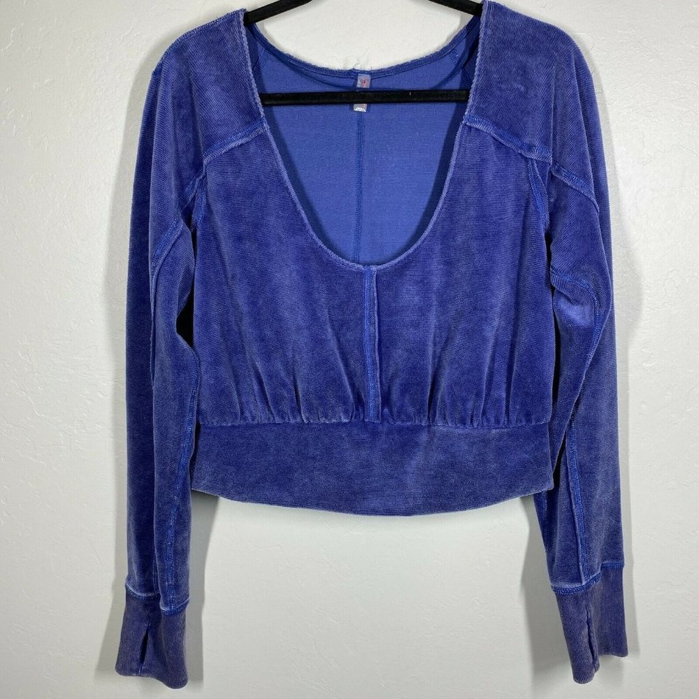 FREE PEOPLE Movement Blue Velour Wide Scoop Long Sleeve Crop Sweater Size Large